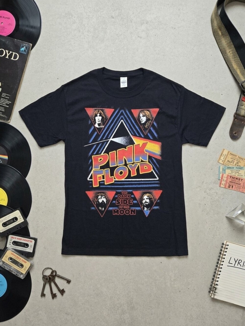Pink Floyd Dark Side of the Moon Band Tee Men's Small Graphic Classic Rock Music